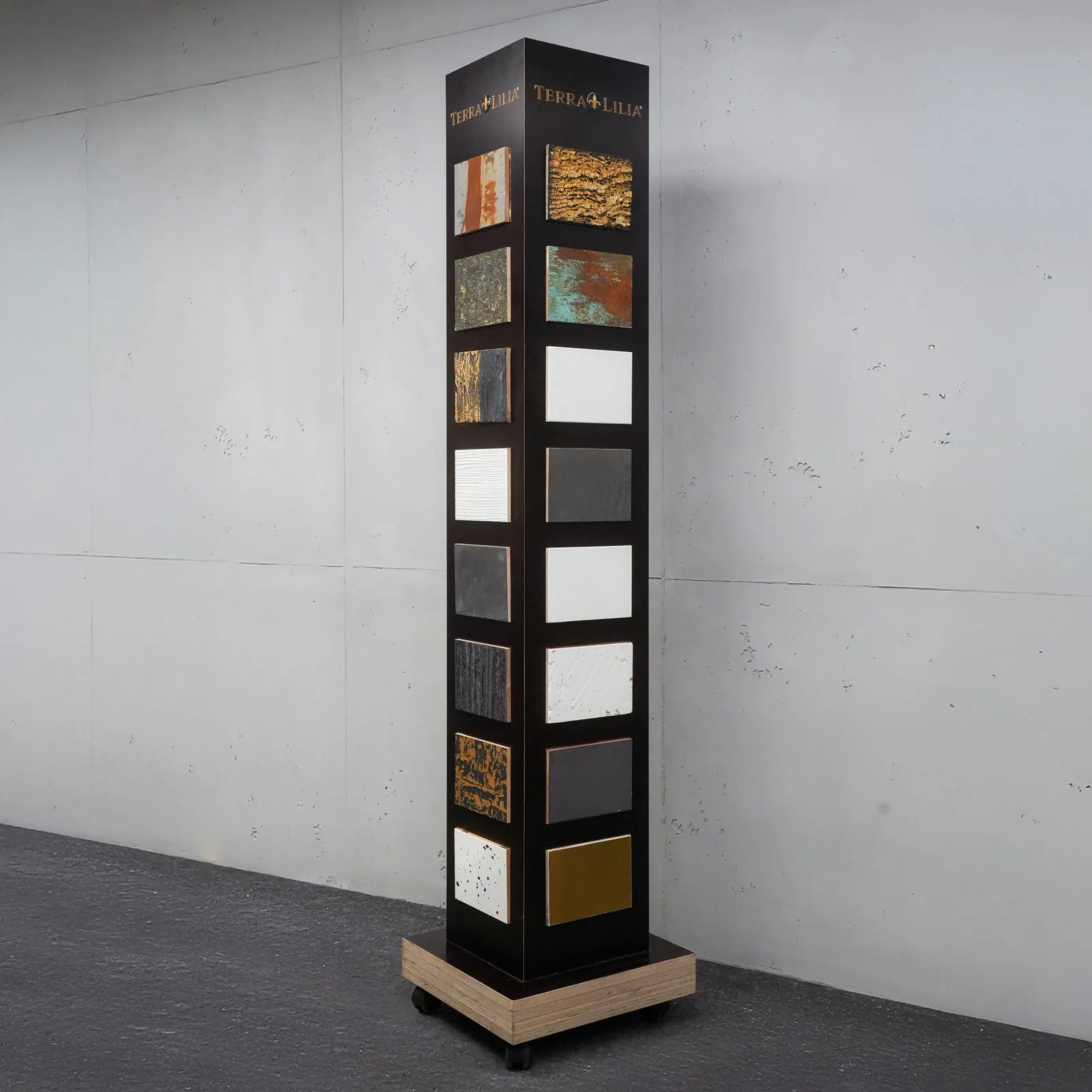 Terra Lilia Mustersäule, Detail des Klettverschluss-Systems